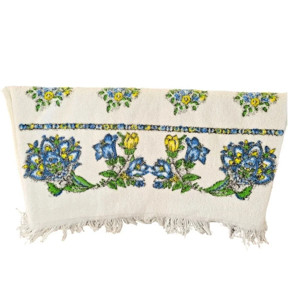 Vintage White Blue Floral Fringe Towel 3 Pc Set 1 Hangs Over Chair 22X38 Cannon‎